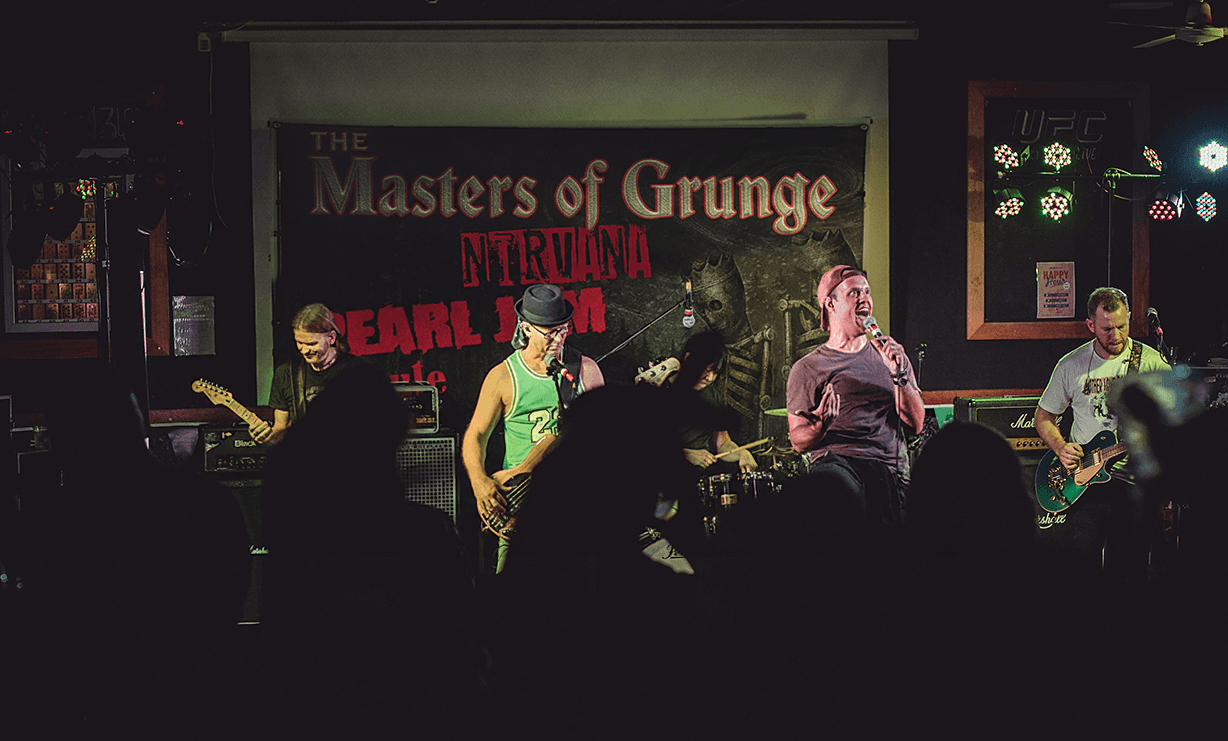 FRONTROOM-112-Masters of Grunge 1